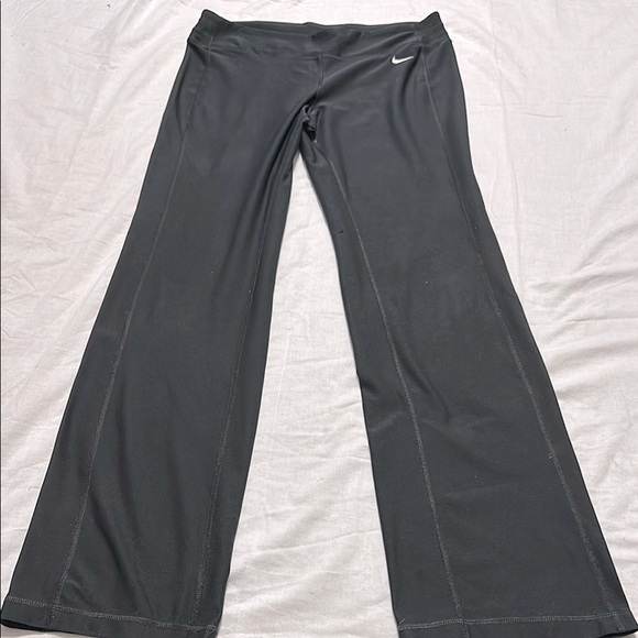 Nike Dri-Fit Be Strong Flared Training Pants AthleticWomen Sz Medium - Picture 1 of 5
